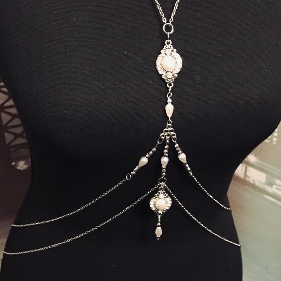 The Flapper - Picture 2 of 3